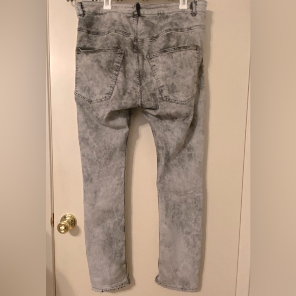 Bundle Listing 2/$8 Men’s Skinny Jeans - H&M and H&M Divided - Picture 3 of 9